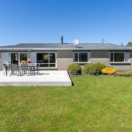 Kepler Retreat - Te Anau Holiday Home ภายนอก รูปภาพ