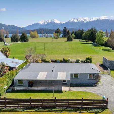 Kepler Retreat - Te Anau Holiday Home ภายนอก รูปภาพ