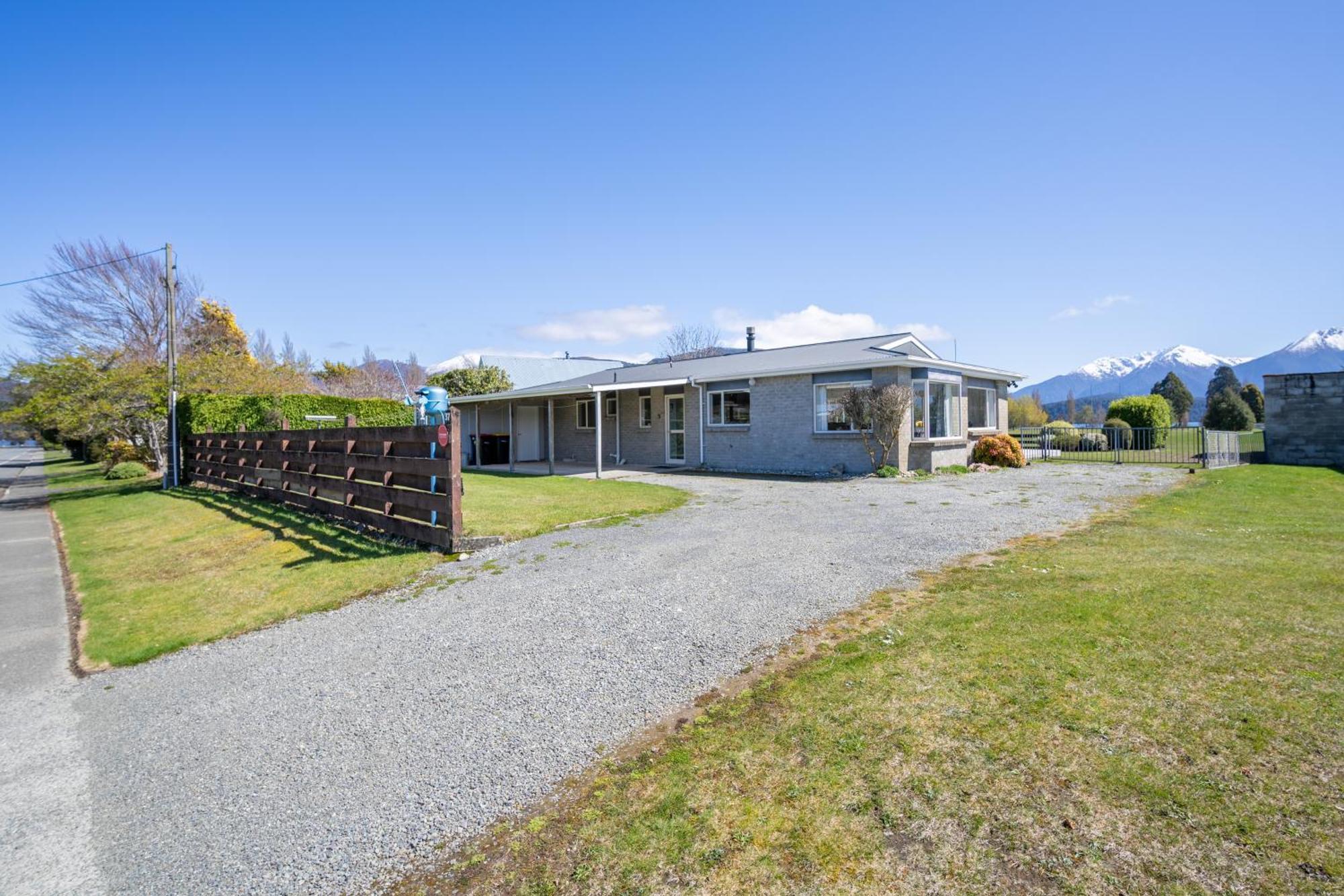 Kepler Retreat - Te Anau Holiday Home ภายนอก รูปภาพ
