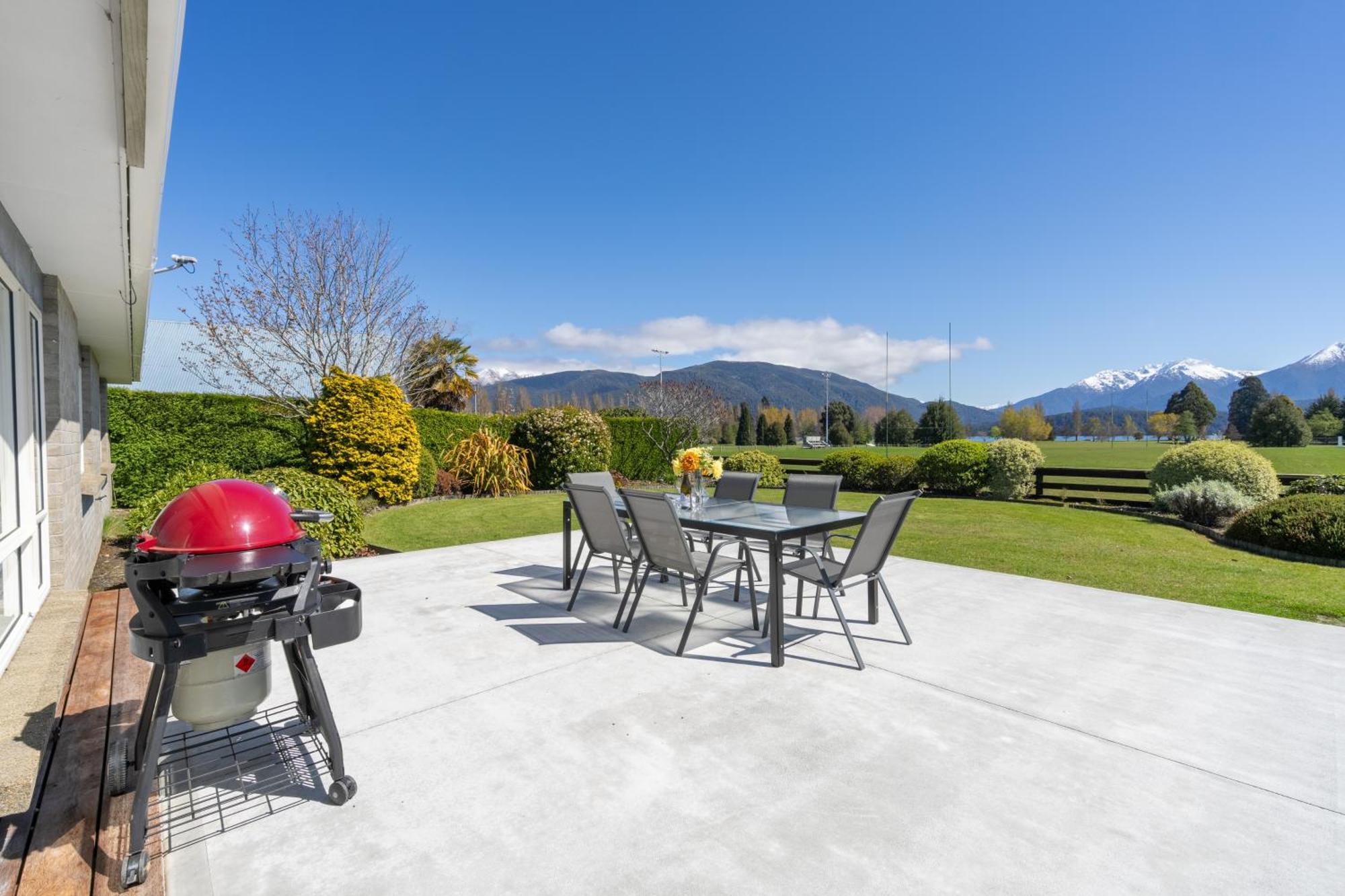 Kepler Retreat - Te Anau Holiday Home ภายนอก รูปภาพ
