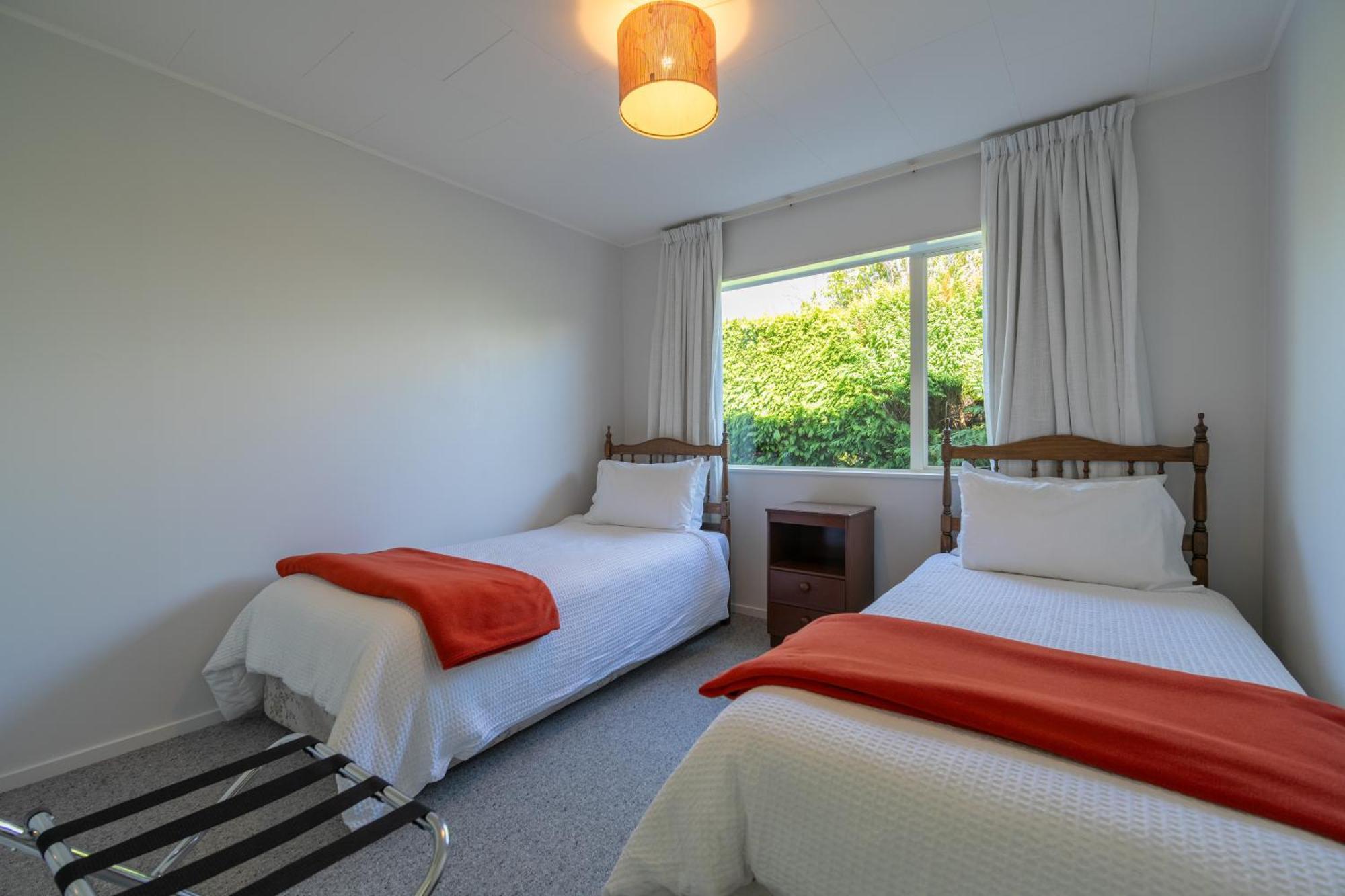 Kepler Retreat - Te Anau Holiday Home ภายนอก รูปภาพ