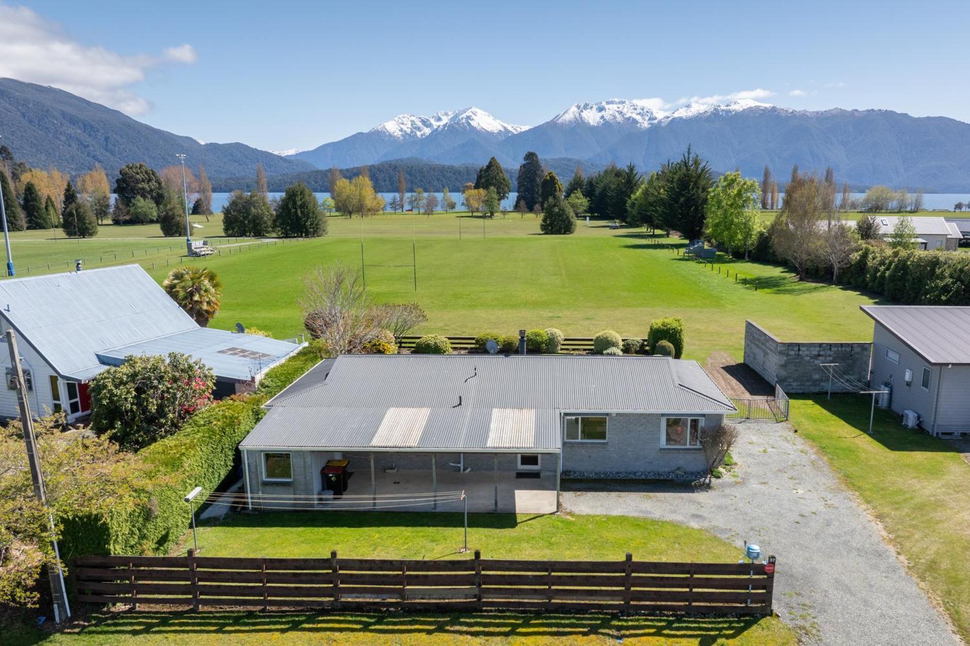 Kepler Retreat - Te Anau Holiday Home ภายนอก รูปภาพ